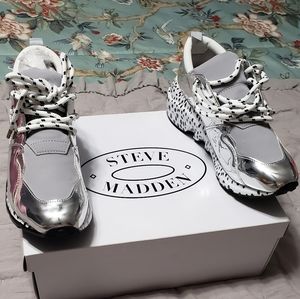Steve Madden Sneakers